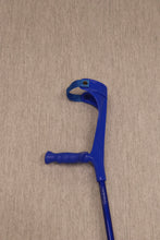 Load image into Gallery viewer, Kowsky Style Adult Forearm Crutches - w/ Soft Anatomical Handgrips
