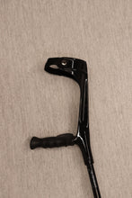 Load image into Gallery viewer, Kowsky Style Adult Forearm Crutches - w/ Soft Anatomical Handgrips
